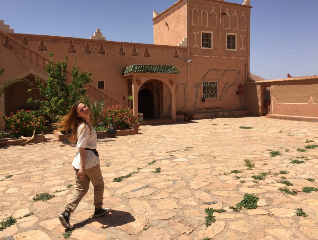 Motorkou z Prahy na Saharu – 19. část 4 Ubytování Ait Benahaddou - Maroko